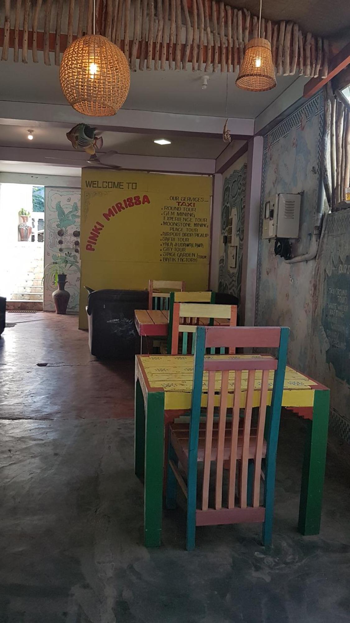 Pinki Nest Hotel Mirissa Bagian luar foto