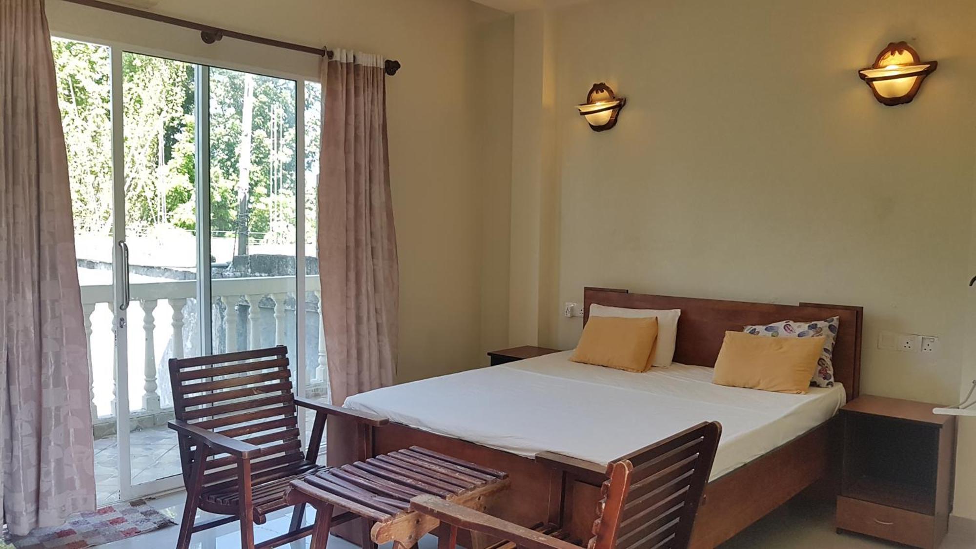 Pinki Nest Hotel Mirissa Bagian luar foto